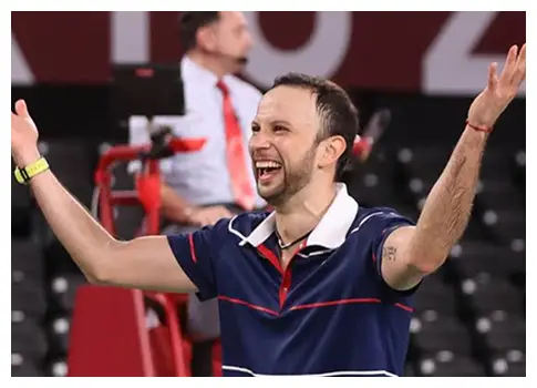 Kevin Cordón celebrando
